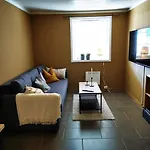 Cozy Close To Many Experiences Апартаменты *
