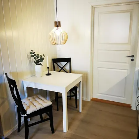 Cozy Close To Many Experiences Daire Segalstad